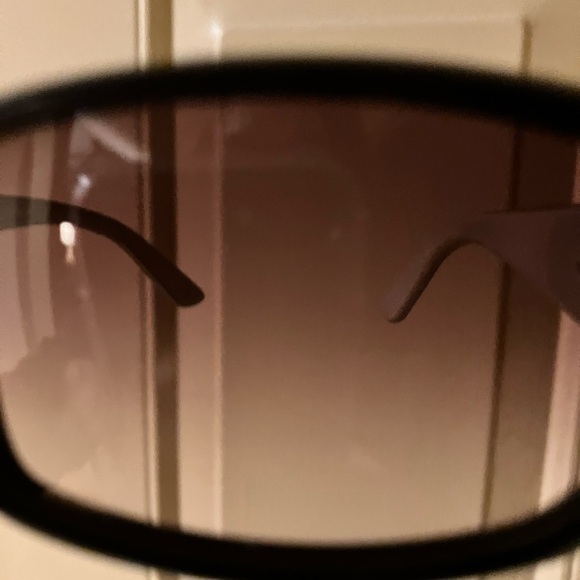 Guess | sunglasses case and cloth G logo on temple - Picture 4 of 10